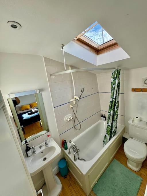 Victoria - 1 Bedroom Appartment 4 People 伦敦 外观 照片